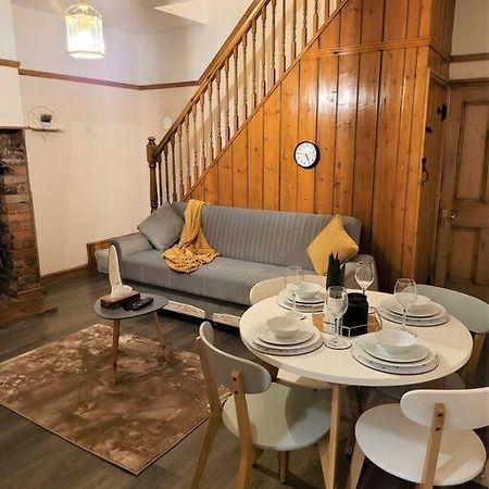 Nice 4-Bedroom Vacation Home With Indoor Fireplace Wellington  Exterior foto