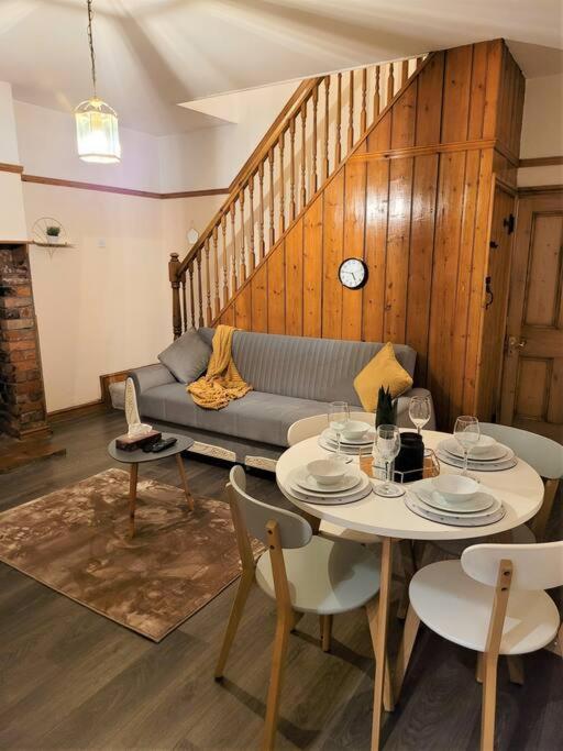 Nice 4-Bedroom Vacation Home With Indoor Fireplace Wellington  Exterior foto
